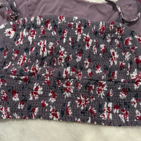 Blush Floral Red and Gray Crop Top - Picture 4 of 4